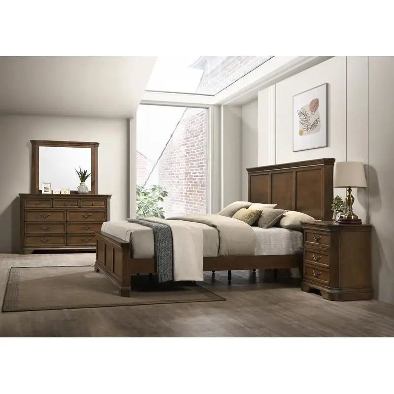 Traditional Wood Panel 5-Piece King Bed Set With Dresser Mirror