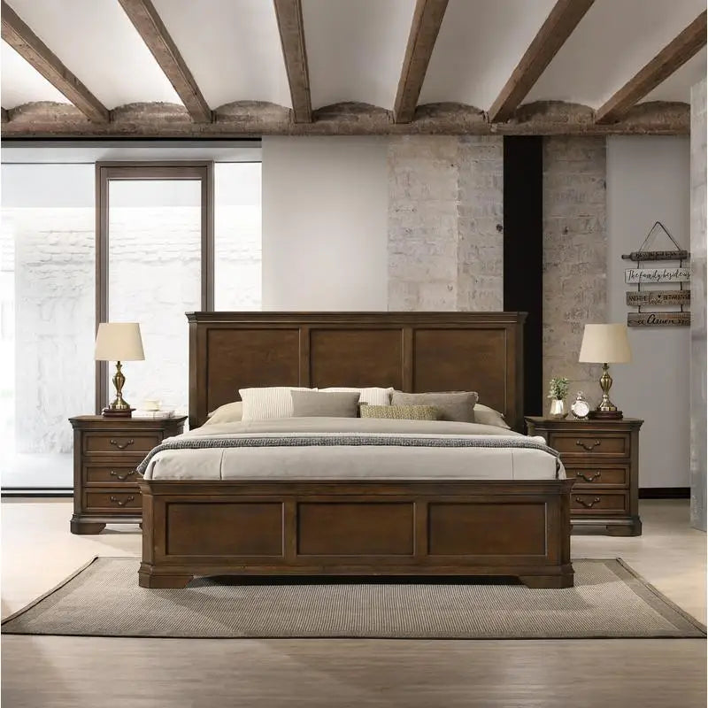 Traditional 3 Piece Wood Bedroom Set With Queen Panel Bed